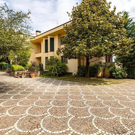 Elena Holiday home